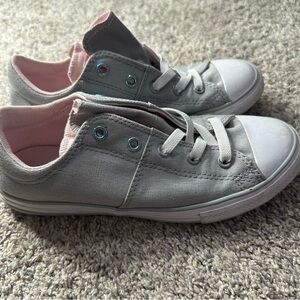 🎆Converse Chuck Taylor All Star Maddie girls sneakers sz 3 gray pink streetwear